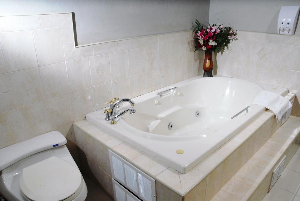 Guest House Villa Mishkan Runaway Bay Zimmer foto