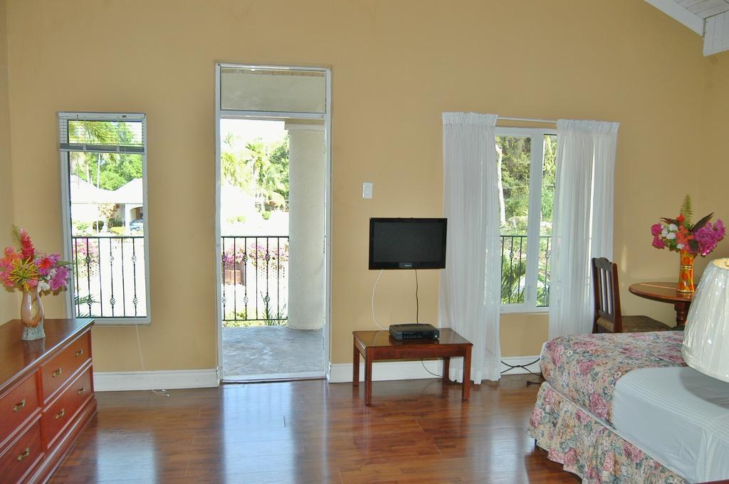 Guest House Villa Mishkan Runaway Bay Zimmer foto