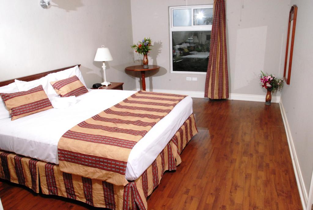 Guest House Villa Mishkan Runaway Bay Zimmer foto